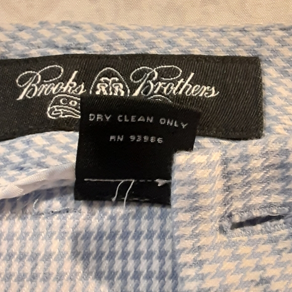 Brooks Brothers Classy - Picture 2 of 14